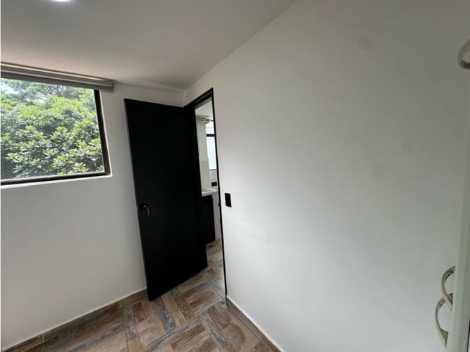 Apartamento de 3 alcobas en arriendo en El Castillo, Medellín, 130 m² · foto 13 de 24