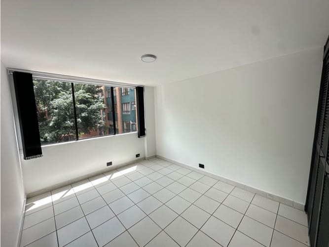 Apartamento de 3 alcobas en arriendo en El Castillo, Medellín, 130 m² · foto 20 de 24