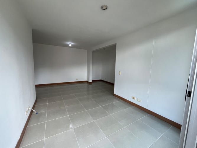 Apartamento de 3 alcobas en arriendo en San Remo, Sabaneta, 67 m² · foto 2 de 17