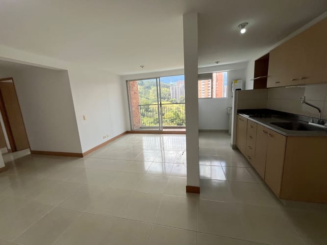 Apartamento de 3 alcobas en arriendo en San Remo, Sabaneta, 67 m² · foto 3 de 17