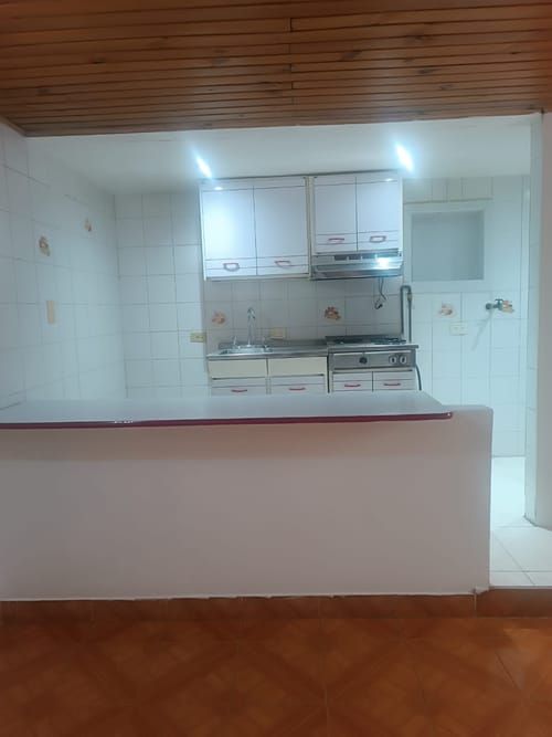 Apartamento de 2 alcobas en arriendo en Engativá, Bogotá, 45 m² · foto 2 de 7