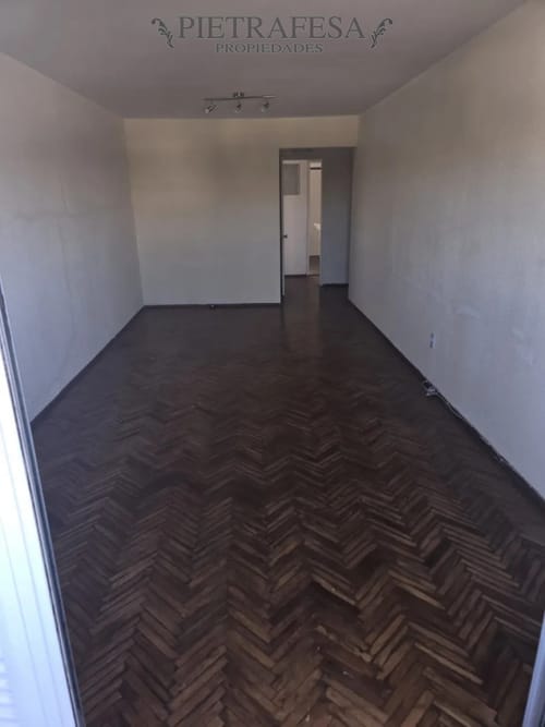 Apartamento en alquiler, 3 dormitorios, 1 baño balcón, garaje doble. Reducto. · Foto 2