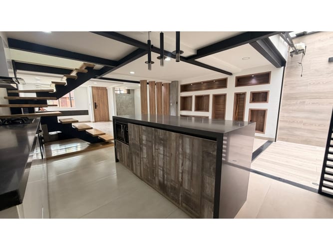Casa de 3 alcobas en venta en Cabañas, Bello, 140 m² · foto 2 de 21