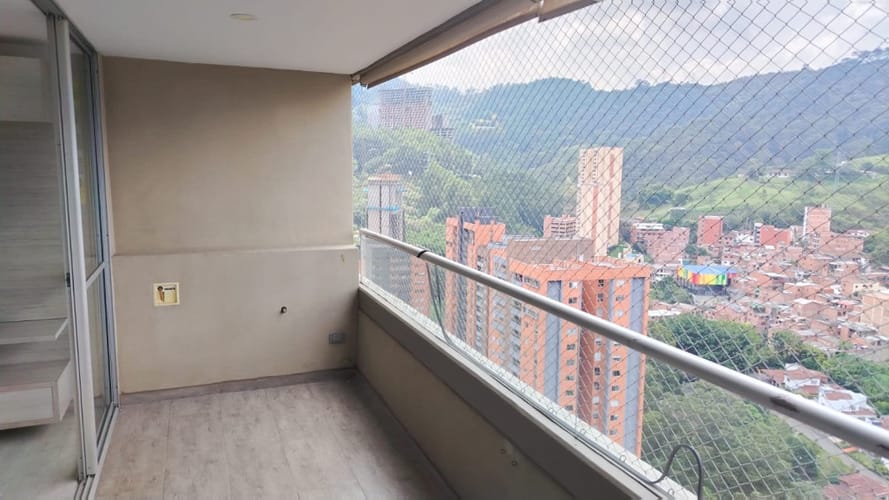 Apartamento de 3 alcobas en arriendo en Vereda San Jose, Sabaneta, 94 m² · foto 4 de 23