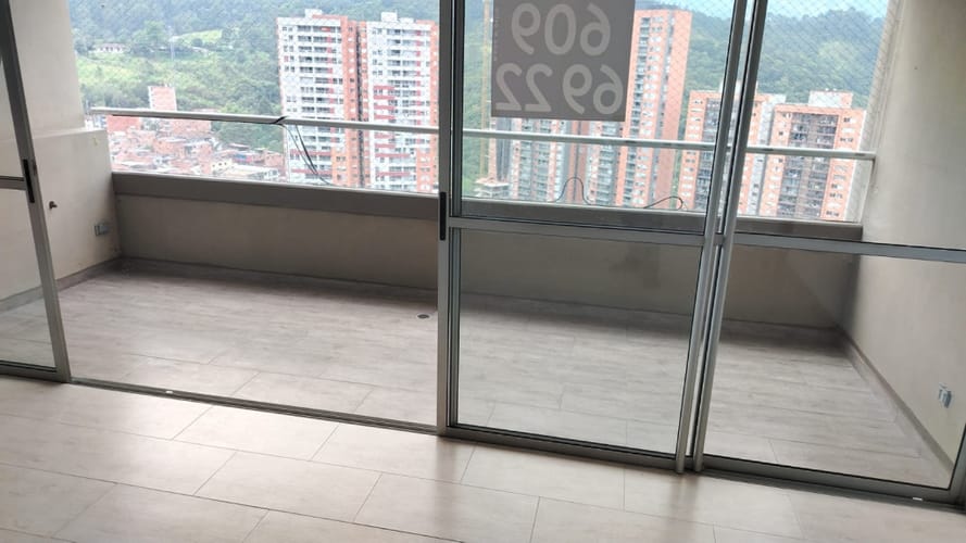 Apartamento de 3 alcobas en arriendo en Vereda San Jose, Sabaneta, 94 m² · foto 6 de 23