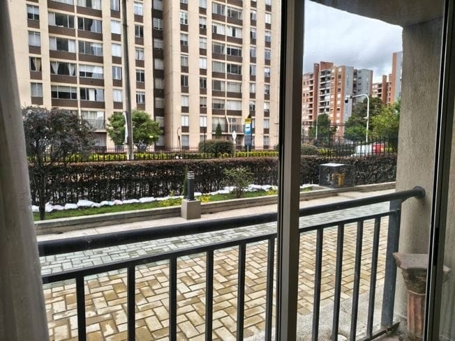Apartamento de 3 alcobas en venta en Mazuren, Bogotá, 63 m² · foto 2 de 24