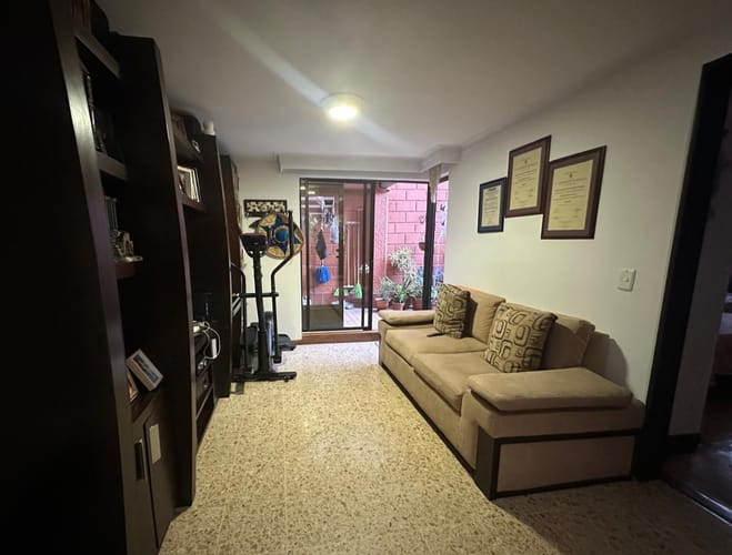 Apartamento de 3 alcobas en venta en Laureles, Medellín, 180 m² · foto 3 de 12