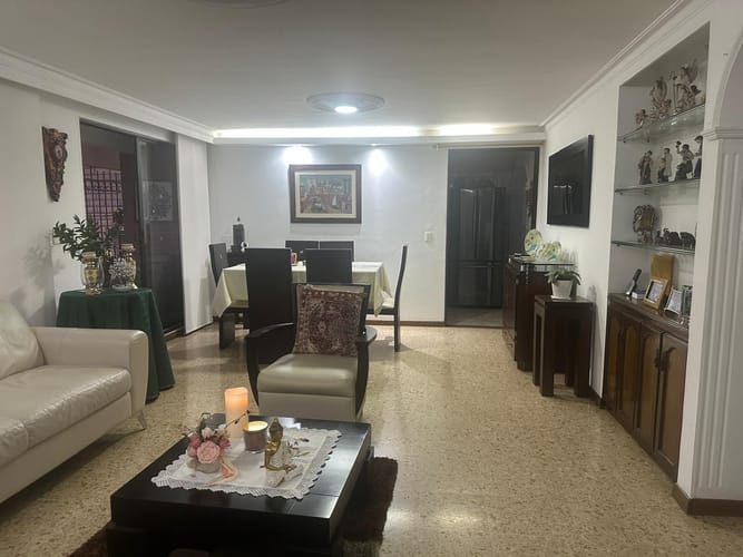 Apartamento de 3 alcobas en venta en Laureles, Medellín, 180 m² · foto 5 de 12