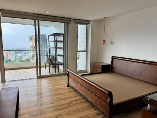 Apartamento de 3 alcobas en arriendo en Los Balsos, Medellín, 227 m² · foto 7 de 18