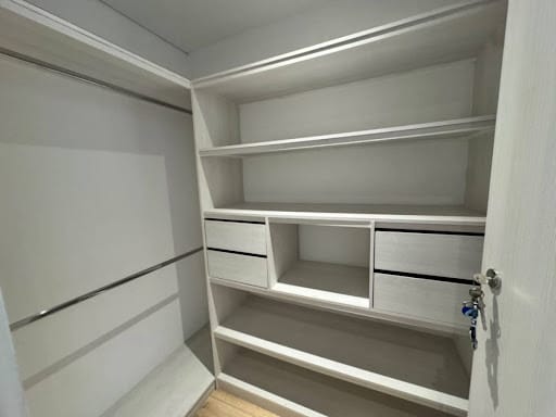Apartamento de 3 alcobas en arriendo en Los Balsos, Medellín, 227 m² · foto 9 de 18