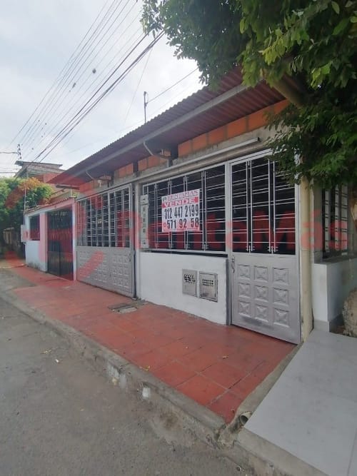 Casa de 7 alcobas en venta en Patios Centro, Los Patios, 315 m² · foto 2 de 15