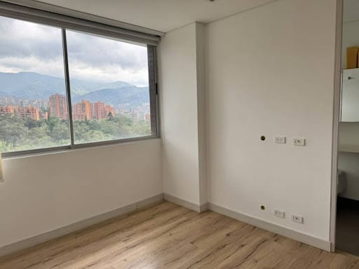Apartamento de 3 alcobas en arriendo en Los Balsos, Medellín, 227 m² · foto 15 de 18