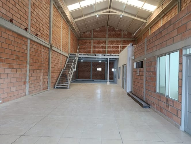 Bodega en arriendo en Los Pericos, Montería, 240 m² · foto 4 de 12