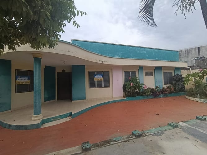 Casa de 8 alcobas en arriendo en Mocari, Montería, 750 m² · foto 3 de 12