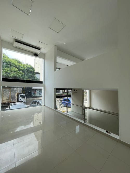 Local en arriendo en Santa Monica, Cali, 260 m² · foto 2 de 17