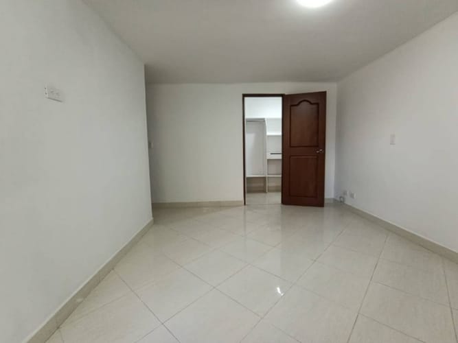 Apartamento de 3 alcobas en arriendo en Laureles, Medellín, 123 m² · foto 3 de 21