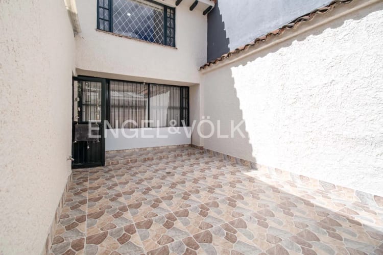 Casa de 4 alcobas en venta en El Batán, Bogotá, 264 m² · foto 8 de 20