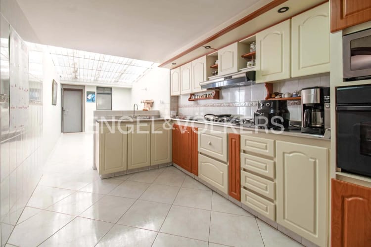 Casa de 4 alcobas en venta en El Batán, Bogotá, 264 m² · foto 6 de 20
