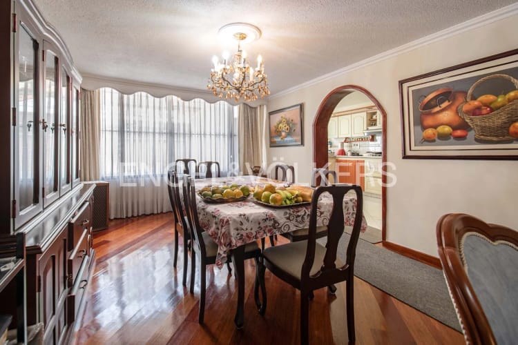 Casa de 4 alcobas en venta en El Batán, Bogotá, 264 m² · foto 3 de 20