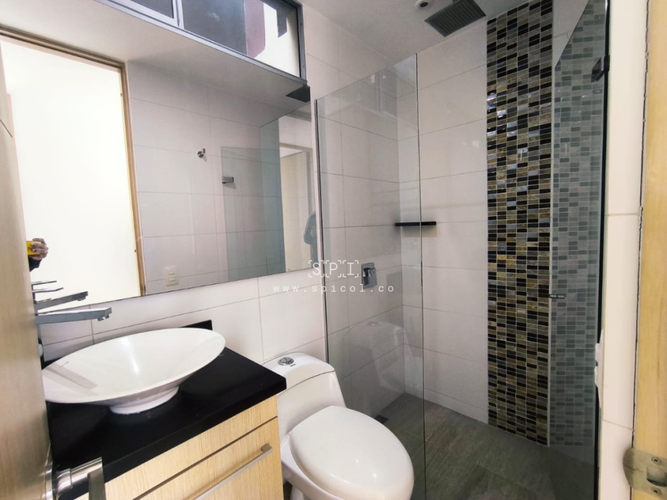 Apartamento de 3 alcobas en arriendo en El Castillo, Medellín, 100 m² · foto 8 de 19