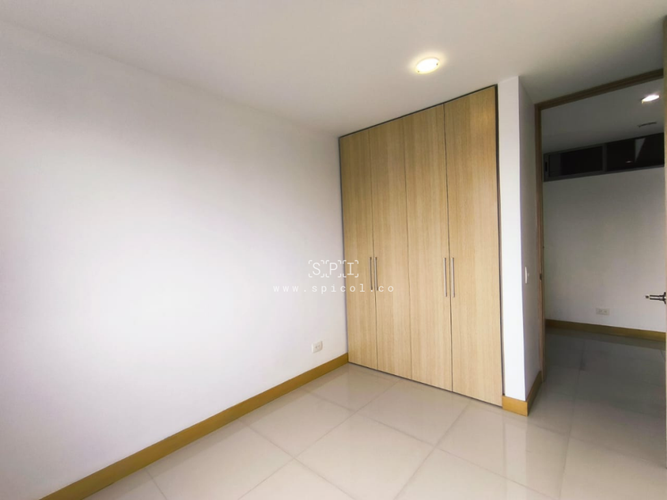 Apartamento de 3 alcobas en arriendo en El Castillo, Medellín, 100 m² · foto 9 de 19