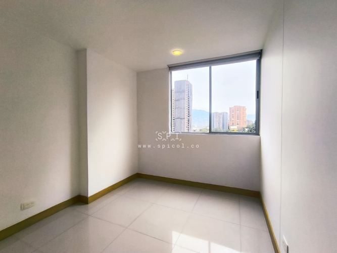 Apartamento de 3 alcobas en arriendo en El Castillo, Medellín, 100 m² · foto 14 de 19