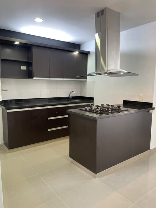 Apartamento de 4 alcobas en arriendo en Florida Nueva, Medellín, 110 m² · foto 3 de 24