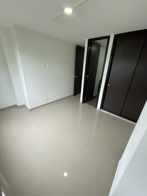 Apartamento de 4 alcobas en arriendo en Florida Nueva, Medellín, 110 m² · foto 11 de 24