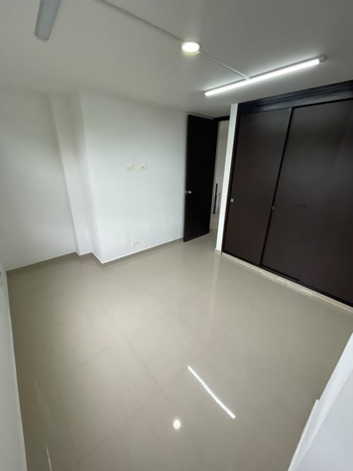 Apartamento de 4 alcobas en arriendo en Florida Nueva, Medellín, 110 m² · foto 23 de 24