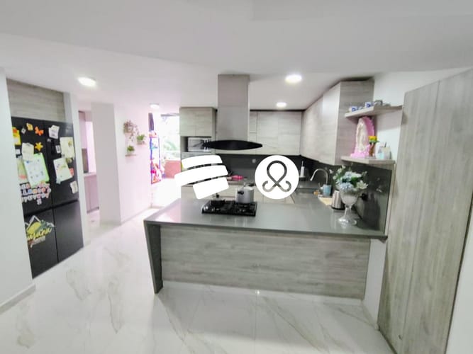 Apartamento de 3 alcobas en venta en El Poblado, Medellín · foto 5 de 18
