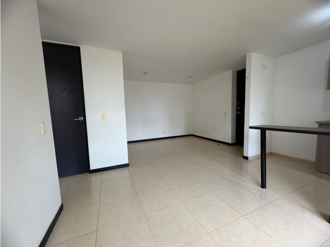Apartamento de 3 alcobas en venta en Ditaires, Itagüí, 61 m² · foto 2 de 12