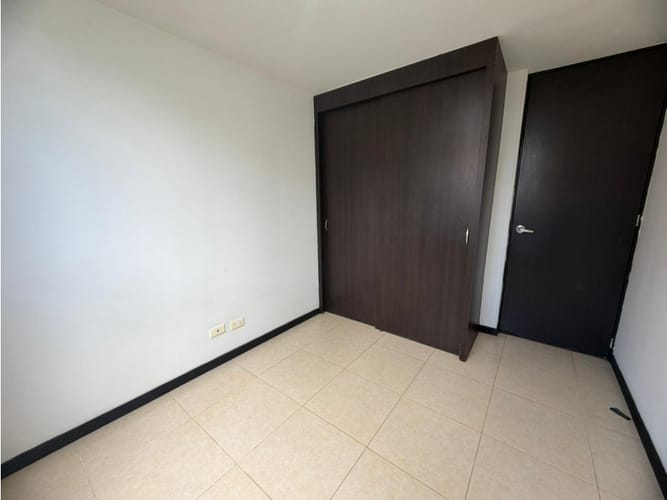 Apartamento de 3 alcobas en venta en Ditaires, Itagüí, 61 m² · foto 6 de 12