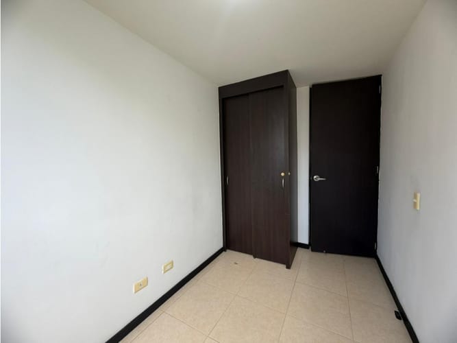 Apartamento de 3 alcobas en venta en Ditaires, Itagüí, 61 m² · foto 7 de 12