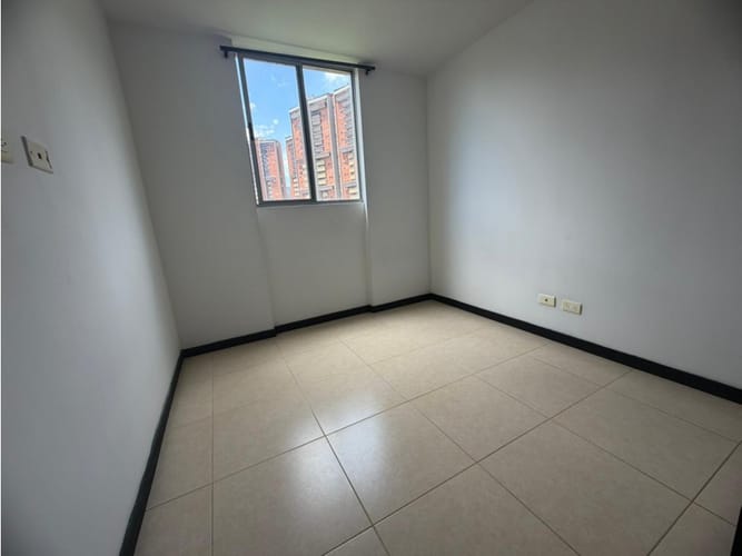 Apartamento de 3 alcobas en venta en Ditaires, Itagüí, 61 m² · foto 8 de 12