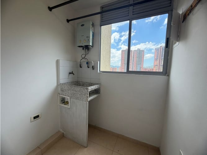 Apartamento de 3 alcobas en venta en Ditaires, Itagüí, 61 m² · foto 11 de 12