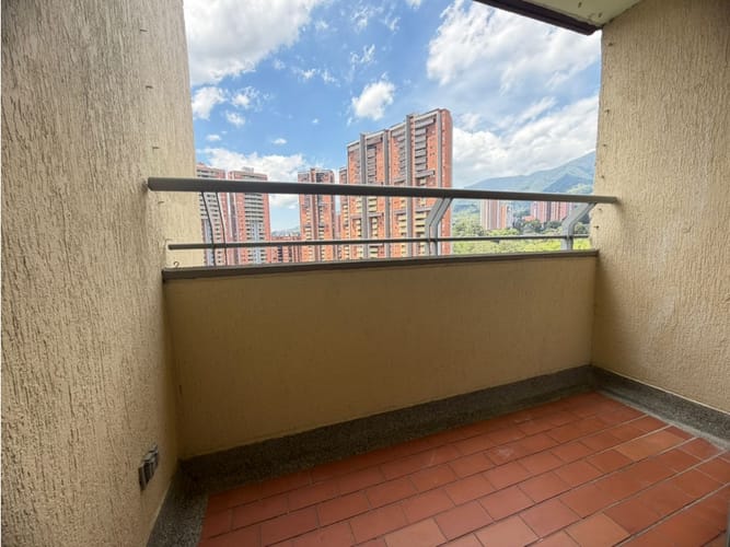 Apartamento de 3 alcobas en venta en Ditaires, Itagüí, 61 m² · foto 12 de 12