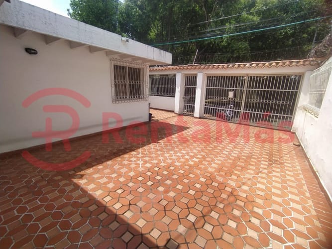 Casa de 6 alcobas en venta en Popular, Cúcuta, 213 m² · foto 3 de 15