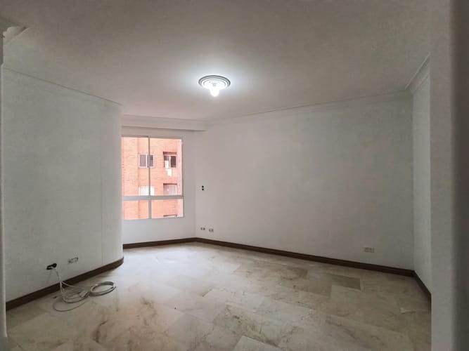 Apartamento de 3 alcobas en arriendo en Laureles, Medellín, 140 m² · foto 3 de 20