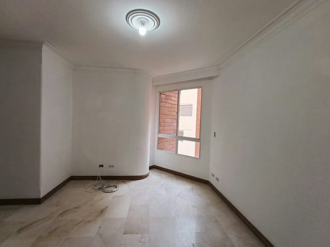 Apartamento de 3 alcobas en arriendo en Laureles, Medellín, 140 m² · foto 4 de 20
