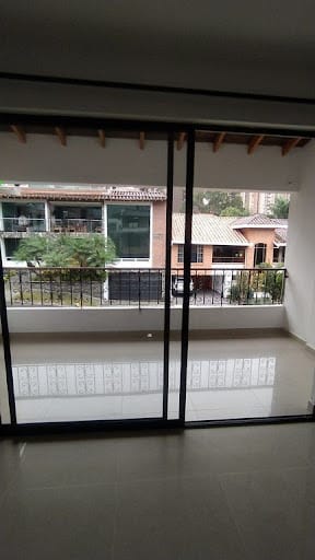 Casa de 4 alcobas en arriendo en San Jose, Sabaneta, 320 m² · foto 2 de 10