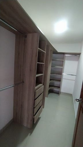 Casa de 4 alcobas en arriendo en San Jose, Sabaneta, 320 m² · foto 3 de 10