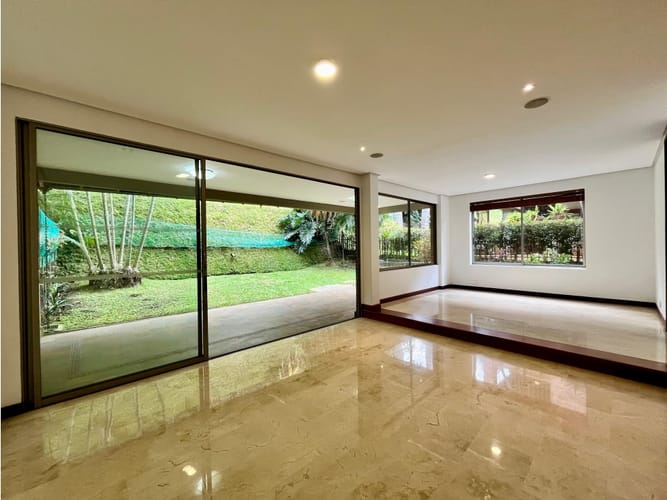 Casa de 3 alcobas en venta en El Tesoro, Medellín, 240 m² · foto 4 de 14