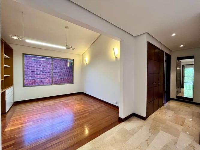 Casa de 3 alcobas en venta en El Tesoro, Medellín, 240 m² · foto 9 de 14
