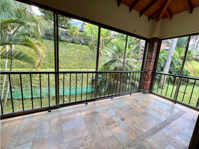 Casa de 3 alcobas en venta en El Tesoro, Medellín, 240 m² · foto 11 de 14