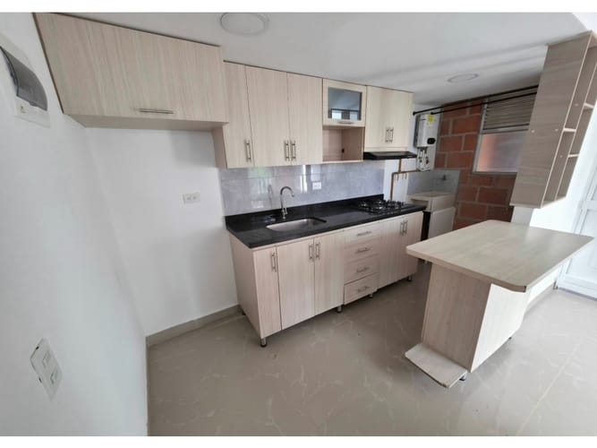 Apartamento de 2 alcobas en arriendo en Boston, Medellín, 50 m² · foto 2 de 14