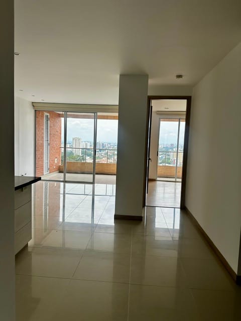 Apartamento de 2 alcobas en venta en Santa Isabel, Cali, 78 m² · foto 3 de 13