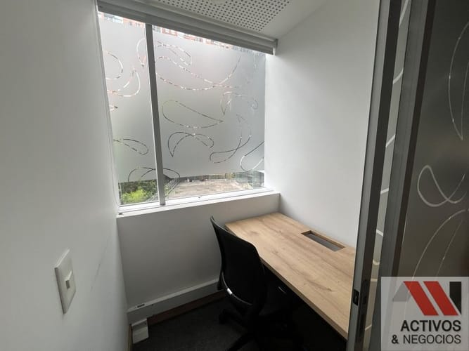 Oficina en arriendo en Castropol, Medellín, 364 m² · foto 18 de 22