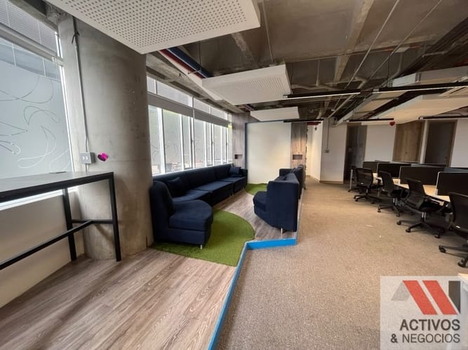 Oficina en arriendo en Castropol, Medellín, 364 m² · foto 19 de 22