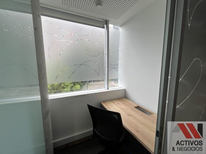 Oficina en arriendo en Castropol, Medellín, 364 m² · foto 20 de 22