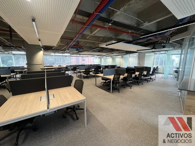 Oficina en arriendo en Castropol, Medellín, 364 m² · foto 21 de 22